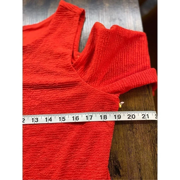 Cece Orange Textured Cold-Shoulder Sheath Dress - Picture 3 of 10